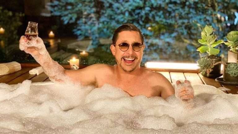 ¡Wow! Juanpis González sorprende con sexi foto para recibir el Año Nuevo