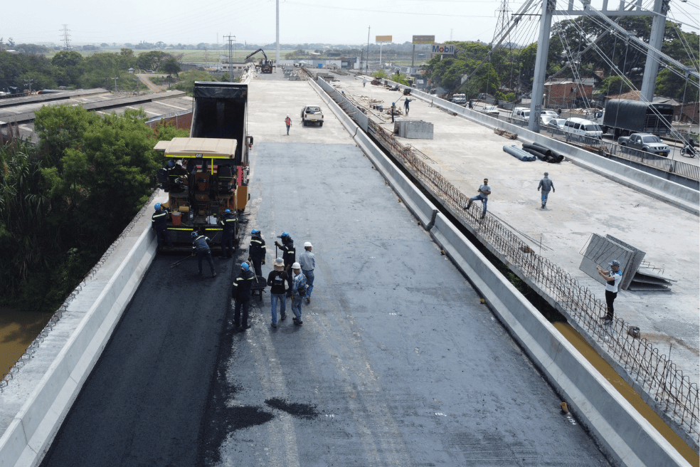 El Valle del Cauca tiene una red de troncales y transversales que conectan la zona productiva del país a través y hacen parte de sus 8.230 kilómetros de vías.