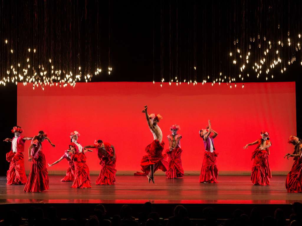 “Flowers for Kazuo Ohno (and Leonard Cohen)", obra de danza contemporánea que incluye música de Leonard Cohen.