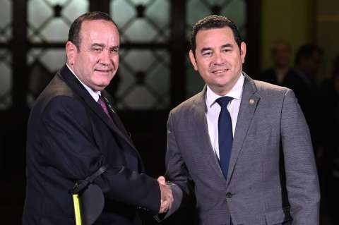 EE. UU. presiona a presidente electo de Guatemala a implementar acuerdo migratorio