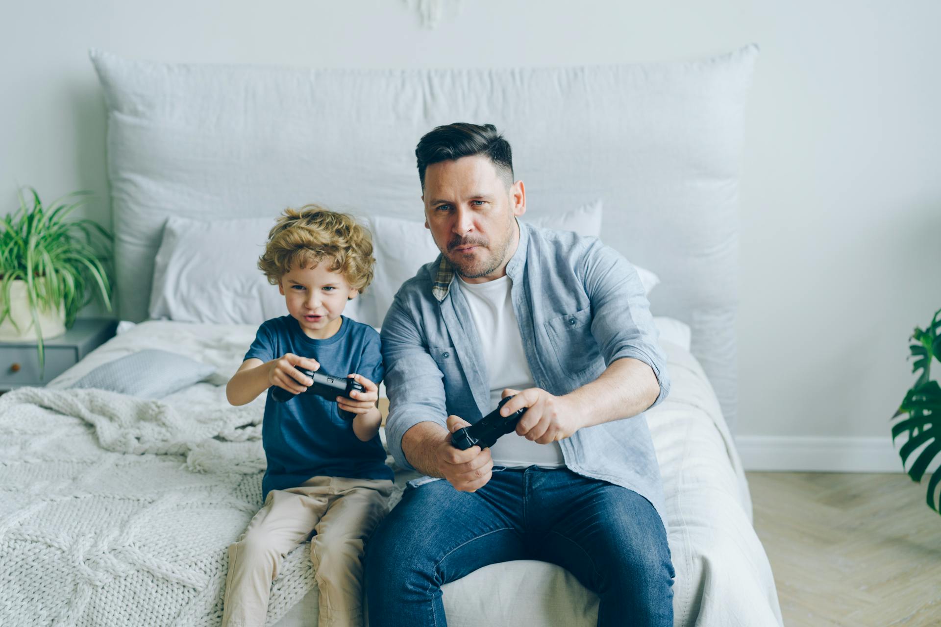 La inteligencia artificial de los videojuegos es utilizada frecuentemente para programar el comportamiento o respuesta de los NPC's (personajes no jugables) a los estímulos del juego.
