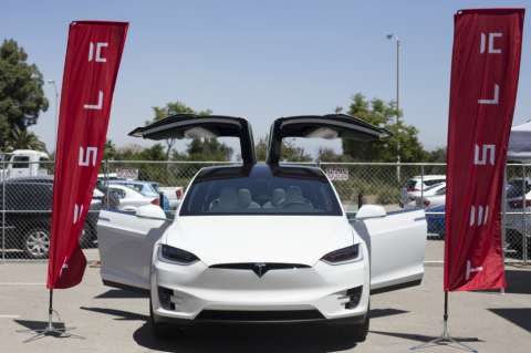 Tesla más cerca de convertirse en mayor automotriz mundial