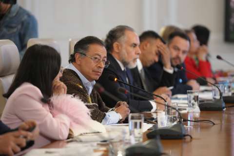 Petro pone a sus alfiles a reacomodar las alianzas políticas tras derrota en el Senado