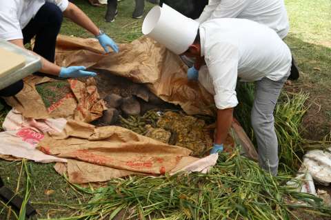 Pachamanca, el plato típico que reúne las costumbres ancestrales del Perú