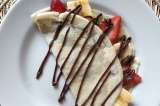 Crepes con salsa de chocolate para sorprender a mamá