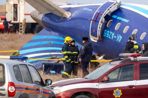Avión de Azerbaiyán sí fue alcanzado por misil de Rusia: fuentes gubernamentales