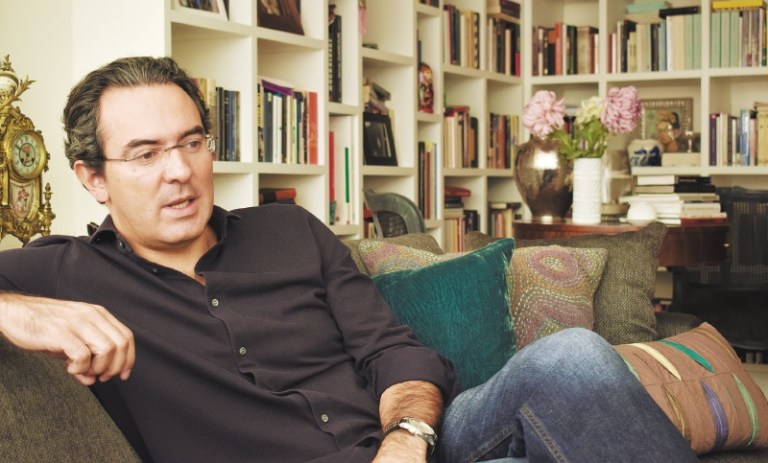 “Las novelas nos entrenan para entender mejor el mundo”: Vásquez