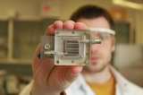 Un chip que limpia el aire y produce energía