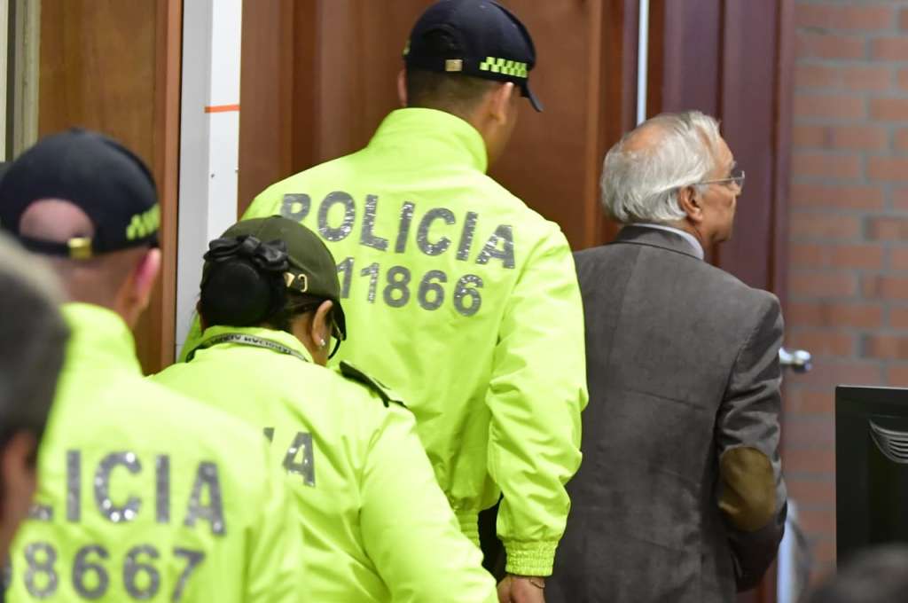 Ricardo Bonilla justamente en momentos en los que la Policía lo capturó en el Tribunal Superior de Bogotá.