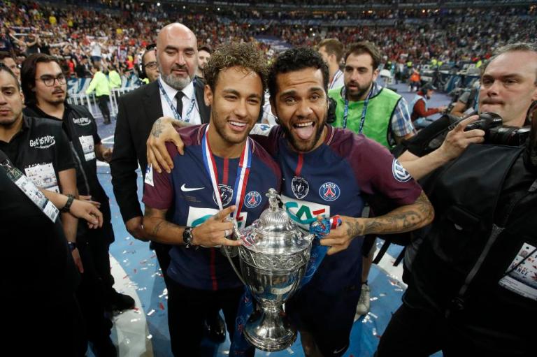 Papá de Neymar se niega a pagar fianza de Dani Alves: compartió este comunicado