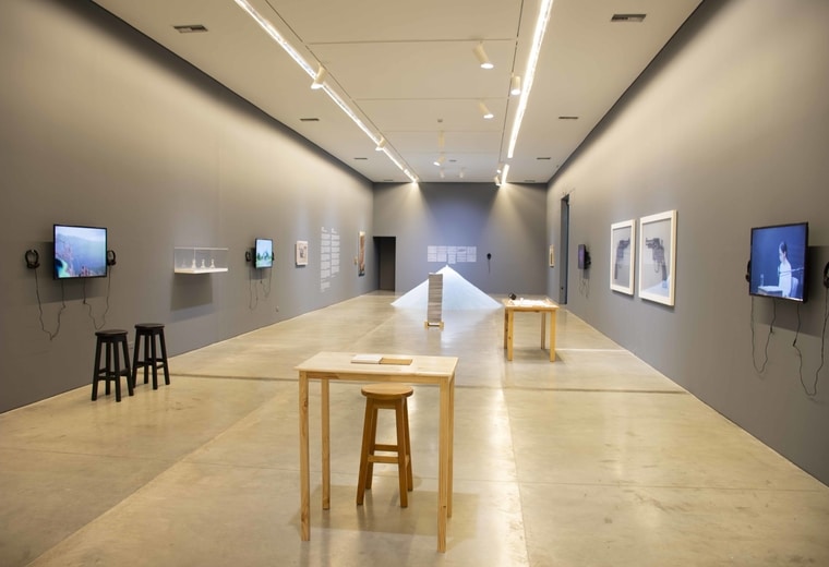 Imagen de la exposición "Al Dictado. Arte y conflicto en Centroamérica" del Museo de Arte Moderno de Medellín. / Cortesía