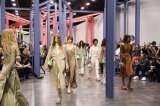 Fendi abre la Semana de la Moda de Milán con el color de la temporada, el verde