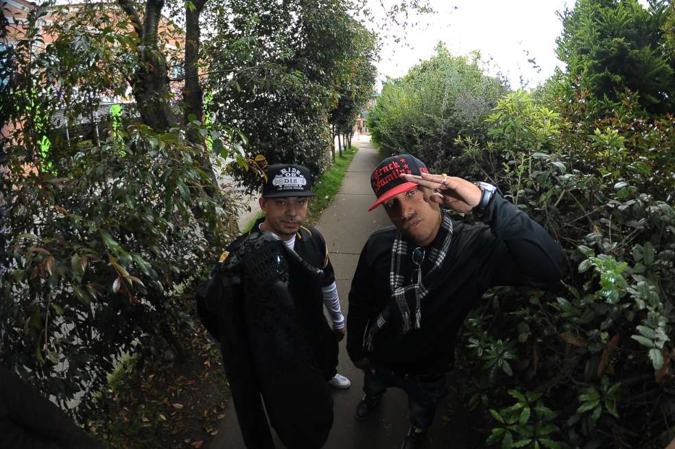 Cejaz Negraz  (Izq.) y Money (Der.) hicieron parte de Fondo Blanco, la banda de la que surgió Crack Family. / Cristian Garavito - El Espectador