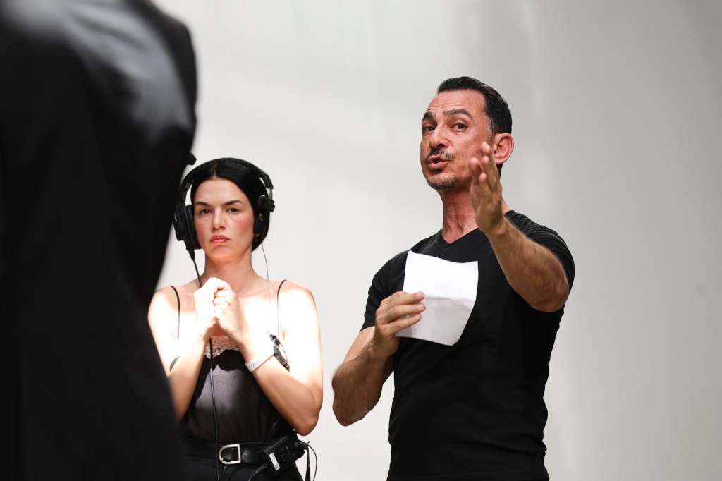 Paris (France), 10/07/2025.- Syrian fashion designer Rami Al Ali gives last directions backstage before the presentation of his Haute Couture Autumn/Winter 2025/2026 collection during Paris Fashion Week, in Paris, France, 10 July 2025. The presentation of the women's collections runs from 07 to 11 July 2025. (Moda, Francia) EFE/EPA/TERESA SUAREZ