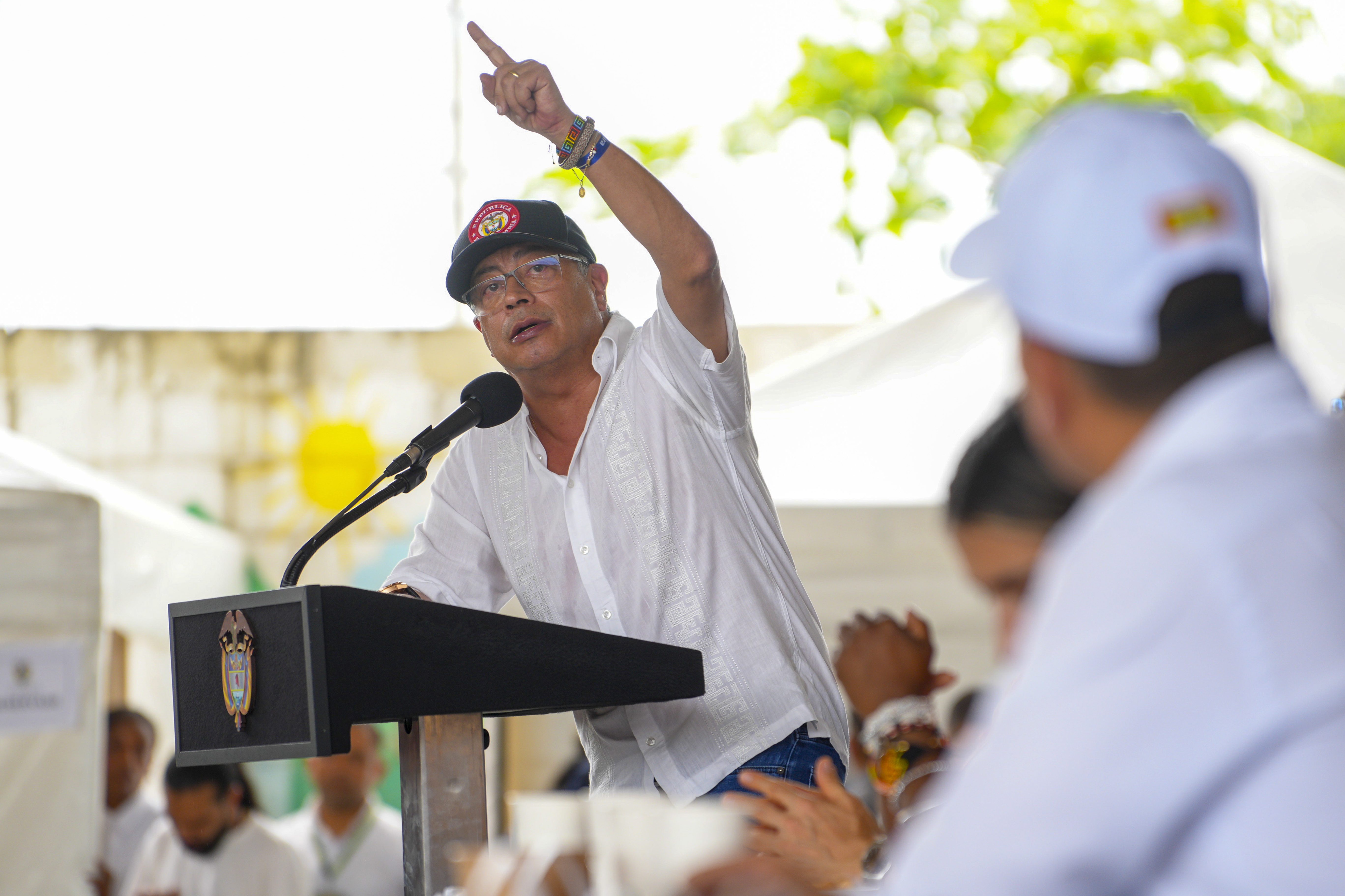 CGT400 CARTAGENA(COLOMBIA), 08/05/2024.- Fotografía cedida hoy por la Presidencia de Colombia que muestra al mandatario Gustavo Petro, mientras habla durante su visita de este miércoles a Cartagena de Indias (Colombia). El presidente colombiano, Gustavo Petro, aseguró este miércoles que en su país inició "un golpe de estado" con la ponencia favorable que presentaron dos magistrados del Consejo Nacional Electoral (CNE) para que se formulen cargos en su contra por la presunta financiación irregular de su campaña. EFE/ Presidencia de Colombia / SOLO USO EDITORIAL/SOLO DISPONIBLE PARA ILUSTRAR LA NOTICIA QUE ACOMPAÑA (CRÉDITO OBLIGATORIO)
