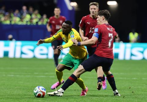 Chequia y Sudáfrica se hicieron daño empatando 1-1 y dejaron todo para la última fecha