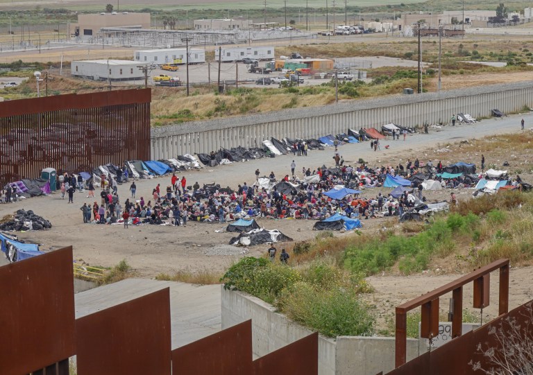 No se han eliminado las condiciones que provocan que los migrantes viajen a EE. UU.