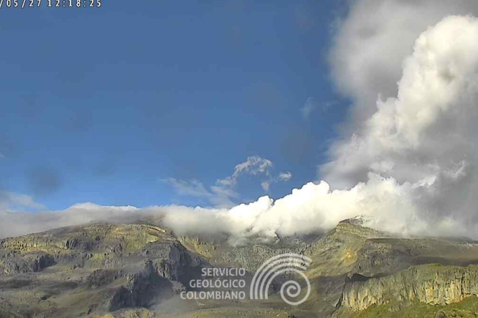 Así se ve el volcán Nevado del Ruiz este sábado 27 de mayo.