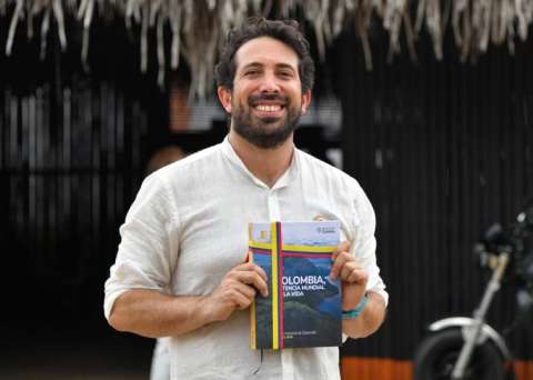 Esta es la hoja de vida de Diego Guevara, el ministro de Hacienda que nombró Petro