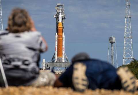 La NASA retrasa el lanzamiento de Artemis II, que va a llevar a los humanos a la Luna