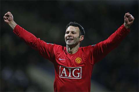Ryan Giggs renueva una temporada más con Manchester United