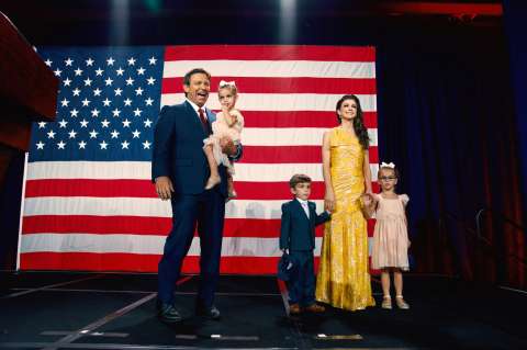 ¿Quién es Ron DeSantis, el fenómeno electoral que amenaza los planes de Trump?