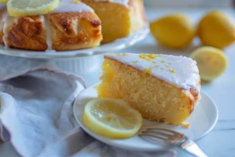 Deliciosa y esponjosa: torta de limón para endulzar el día