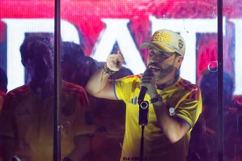 “Es irracional”: juristas rechazan fallo contra De la Espriella por usar camisa de Colombia
