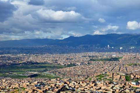 Comenzó reubicación de familias en el barrio Caracolí, al sur de Bogotá