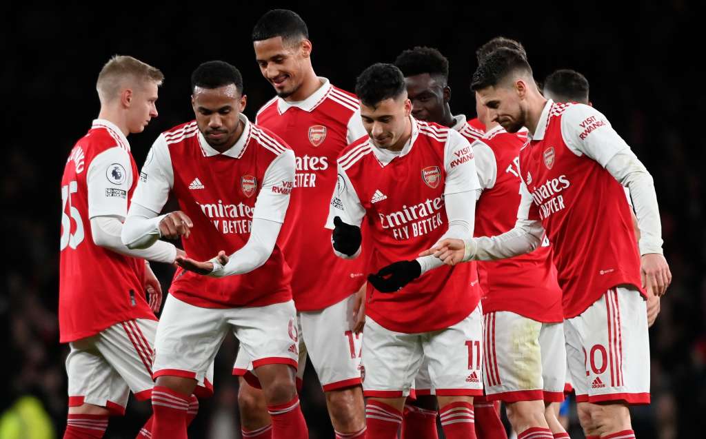 London (United Kingdom), 01/03/2023.- Arsenal's Gabriel Martinelli (C-R) celebrates after scoring the 2-0 lead goal against Everton during the English Premier League soccer match between Arsenal London and Everton FC in London, Britain, 01 March 2023. (Reino Unido, Londres) EFE/EPA/Andy Rain