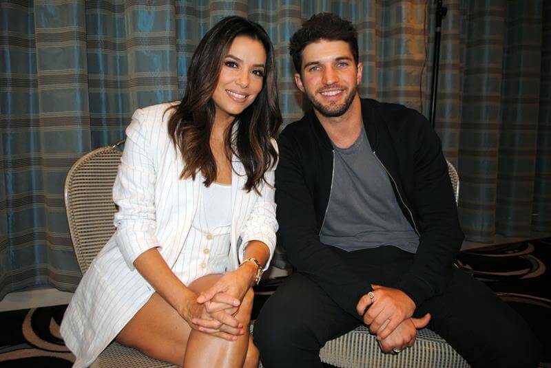 La productora ejecutiva de "Grand Hotel", la actriz Eva Longoria, y el actor Bryan Craig, que interpreta al personaje de Javi Mendoza en la serie que se estrena en junio en la cadena ABC. / EFE