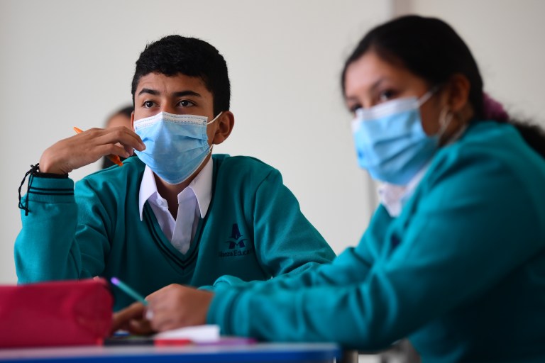 Estudiantes de colegios públicos en Bogotá tendrán clases de portugués