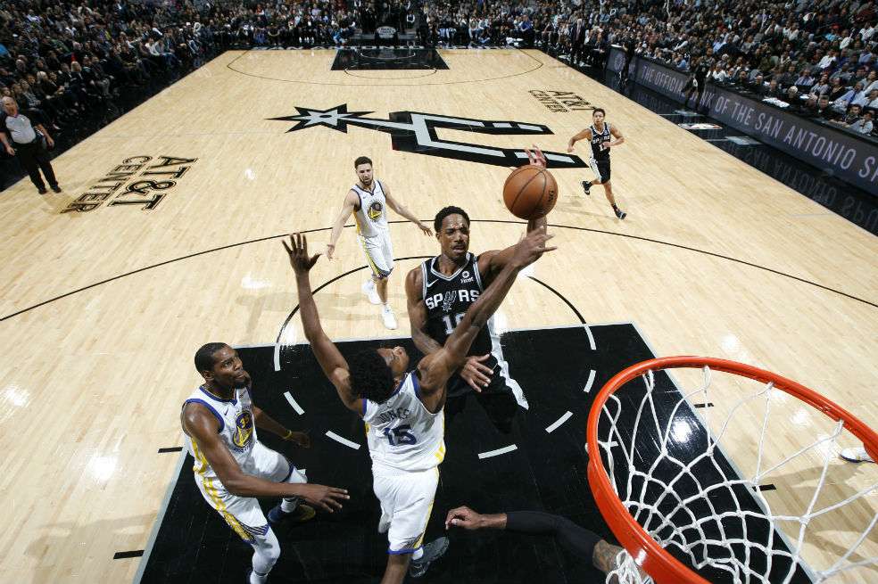 Los Spurs de San Antonio vencieron a los Warriors. / AFP