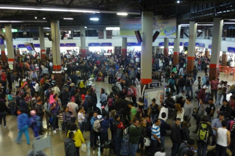 Trancones y congestión en terminales, el dolor de cabeza para salir de Bogotá