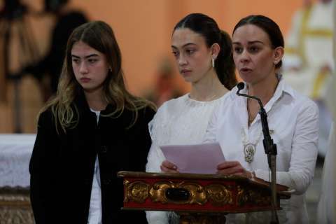 Así se despidió María Claudia Tarazona, esposa de Miguel Uribe, en las exequias