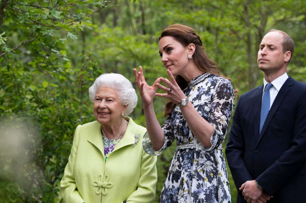 ¡Reapareció! La Reina Isabel II se reúne con su familia tras su positivo para covid