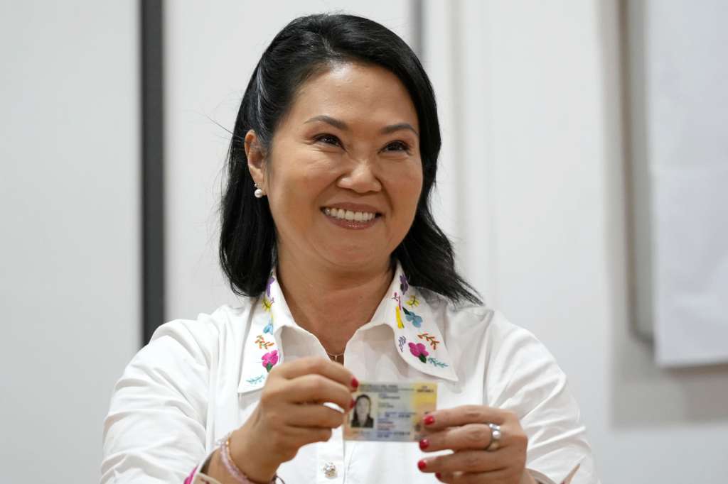AME9540. BOGOTÁ (COLOMBIA), 29/06/2026.- Fotografía de archivo del 7 de junio de 2026 de Keiko Fujimori en Lima (Perú). El escrutinio de la segunda vuelta de las elecciones presidenciales de Perú concluyó este lunes y confirmó el triunfo de Fujimori sobre Roberto Sánchez por una estrecha diferencia de 49.641 votos. EFE/ John Reyes /ARCHIVO
