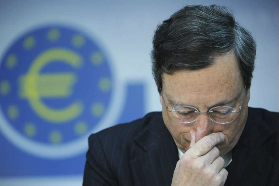 Mario Draghi, presidente del BCE, tras sus declaraciones a la prensa. / EFE