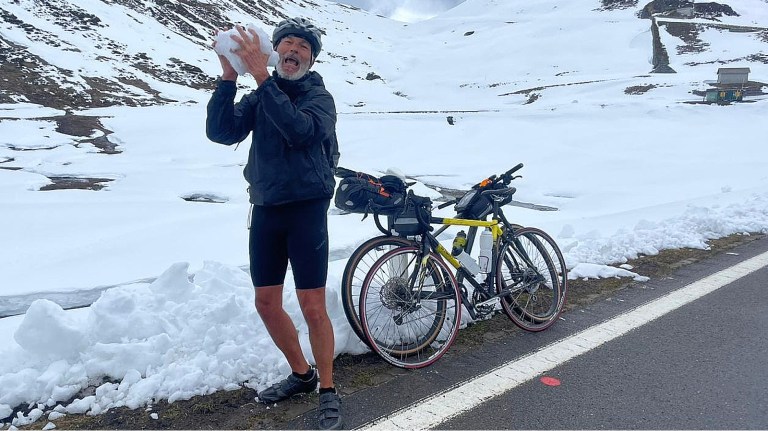 Dos pensionados en bici por Europa: Y nos embolsillamos los Alpes