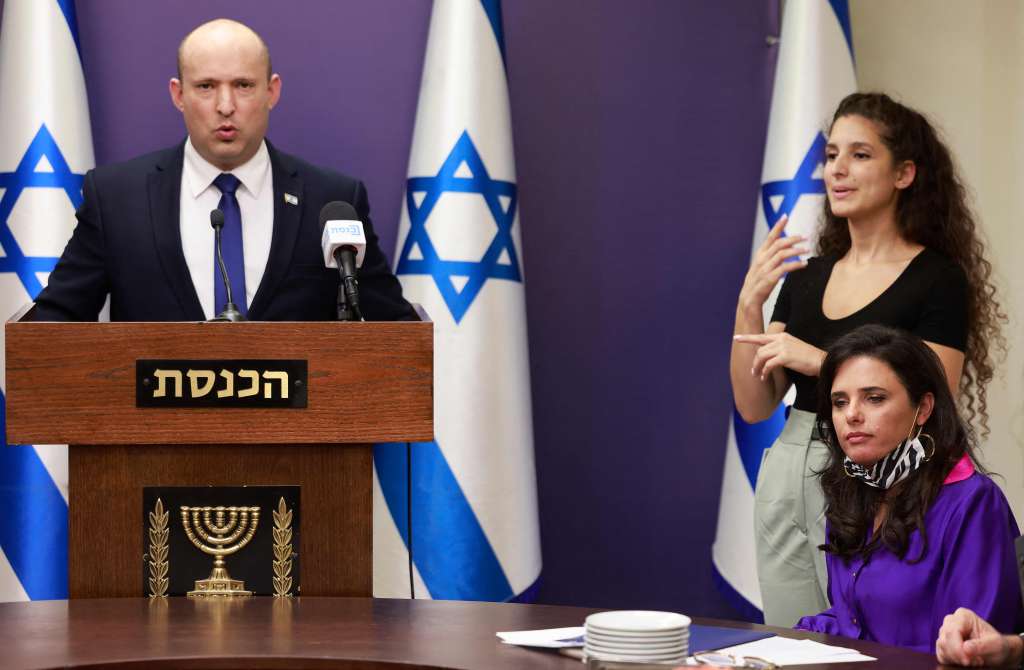 El primer minstro israelí Naftali Bennett durante una rueda de prensa.