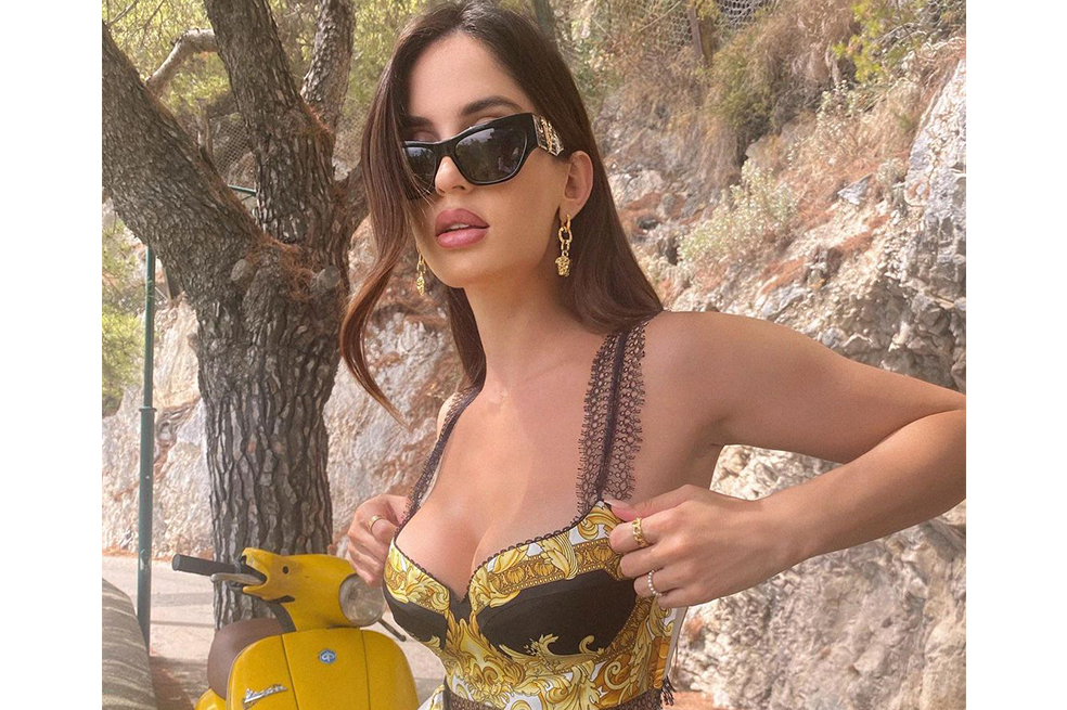 Luciendo siempre muy chic, Natalia también disfrutó de la isla de Capri.
