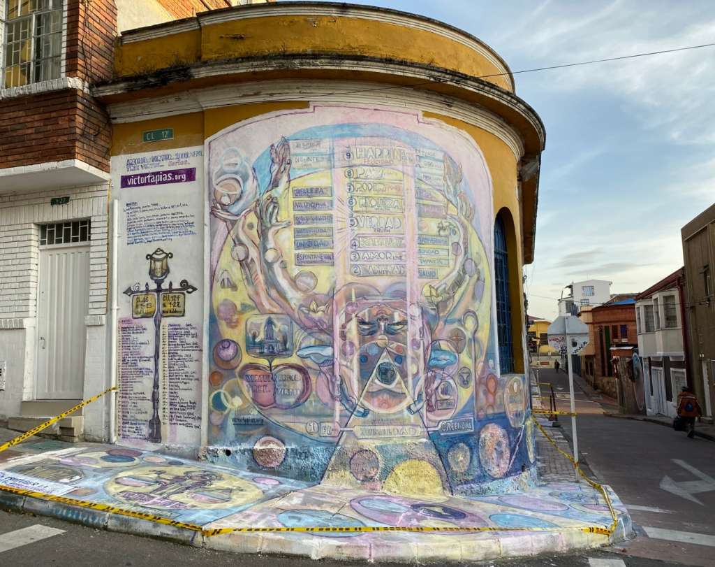 "El árbol de la vida" de Víctor Tapias se encuentra ubicado en la Cra. 1Bis No. 12D-84, Barrio la Candelaria.