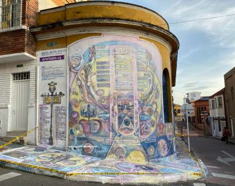“El árbol de la virtud”, el mural de Víctor Tapias que le da vida a la Candelaria
