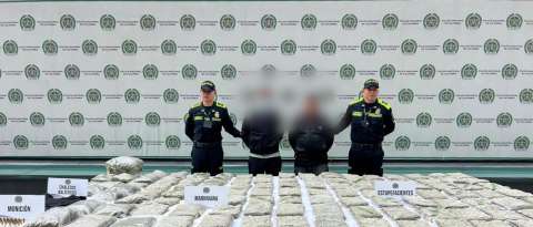 Cerca de 60 kilos de marihuana fueron hallados bajo tierra en una bodega del Restrepo