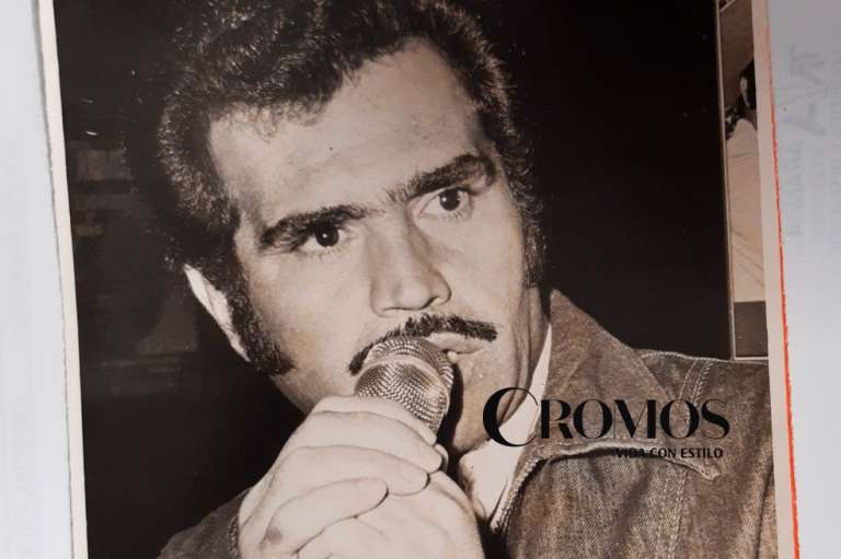 Vicente Fernández. Tenía 40 años y ya era un ídolo en su país, pero en 1980 Vicente Fernández Gómez decidió venir a Colombia.