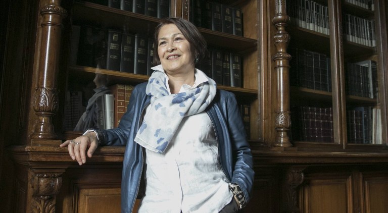 Los drama humanos de la inmigración en España toman forma en una novela negra