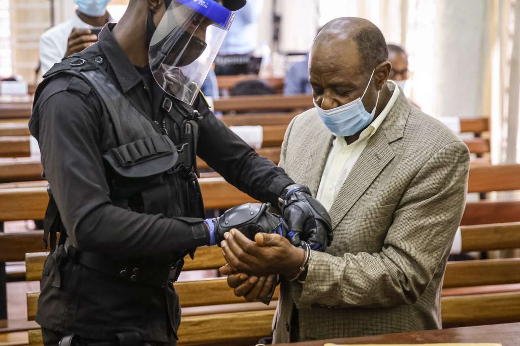 La historia de cómo un héroe de Hollywood pasó de ser un célebre embajador de derechos humanos a prisionero habla de la difícil situación de Ruanda, el pequeño país africano donde hasta un millón de personas murieron en 1994 en una grotesca masacre que se convirtió en la vergüenza de un mundo que no intervino para detenerla.