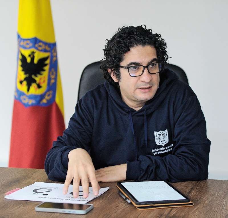 Roberto Angulo es economista y máster en Desarrollo Económico Urbano.