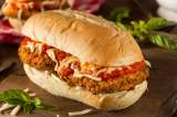 Con todo el sabor del pollo: esta es la receta para prepara un buen sándwich
