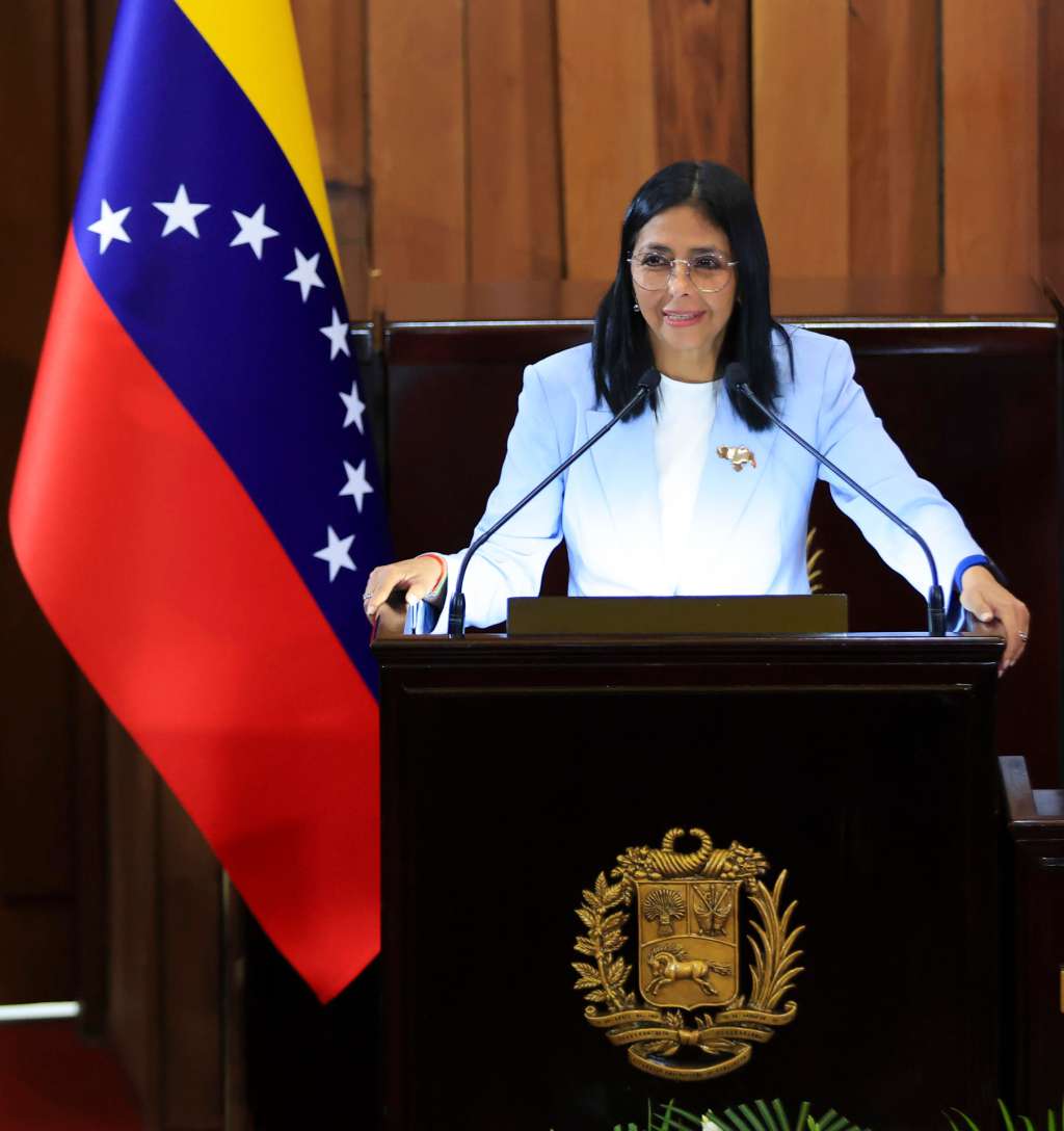 AME9971. CARACAS (VENEZUELA), 30/01/2026.- Fotografía cedida por el Palacio de Miraflores que muestra a la presidenta encargada de Venezuela, Delcy Rodriguez, hablando durante un acto de gobierno este viernes, en Caracas (Venezuela). Rodríguez propuso una ley de amnistía general para liberar a los presos políticos que han sido detenidos desde 1999 hasta la actualidad, periodo que cubre los gobiernos del chavismo. EFE/ Palacio de Miraflores /SOLO USO EDITORIAL/ NO VENTAS/ SOLO DISPONIBLE PARA ILUSTRAR LA NOTICIA QUE ACOMPAÑA (CRÉDITO OBLIGATORIO)
